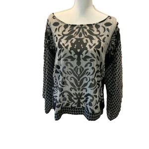 MONROE & MAIN Wide Arm Blouse Top